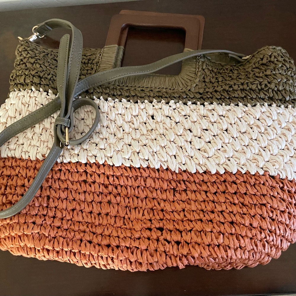 Sasha and Sofi Straw Woven Tote Bag - Picture 2 of 3
